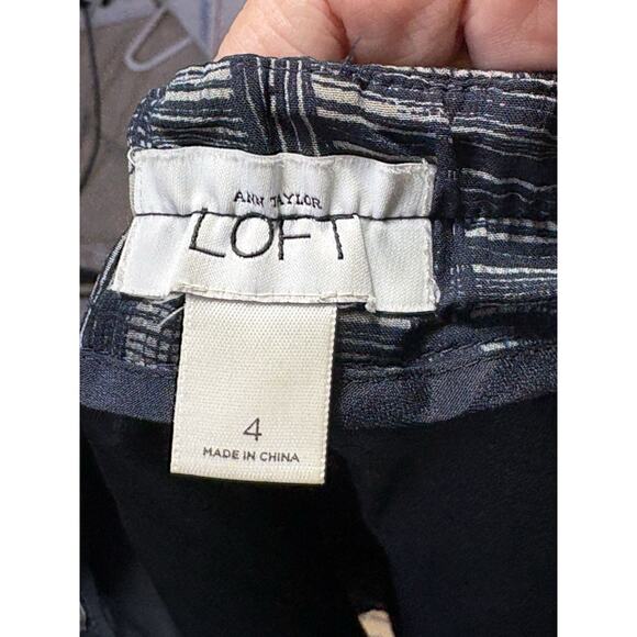 Ann Taylor LOFT Skirt Women Sz 4 Navy Blue Ivory Geometric Pleated Flowy Lined - Picture 6 of 8